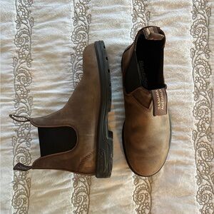 Blundstone Men's (size 7) or Women’s (size 9) Rustic Brown Leather Boots